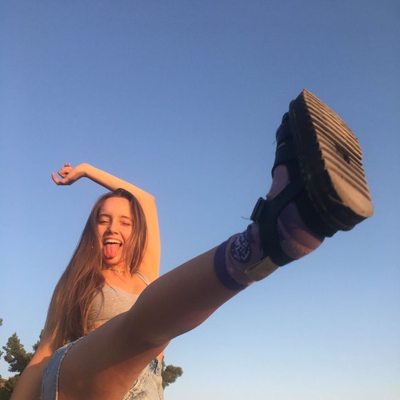 Meet your Posher, Sophia - Picture 2 of 3